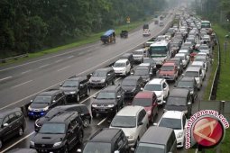 Panjang antrean di Jagorawi kali ini kalahkan antrean saat Lebaran