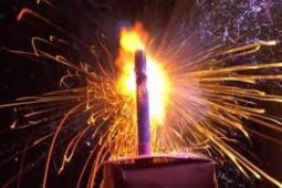    Kembang api tahun baru makan korban