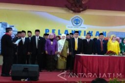 Rektor Unitomo Lantik Dekan Delapan Fakultas