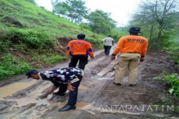 BPBD: Longsor di Situbondo Tutup Akses Jalan Desa