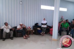 Keluarga korban KM Zahro: menunggu dalam harap