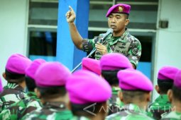 Dankompi Markas Brigif-1 Marinir Pimpin Apel Khusus