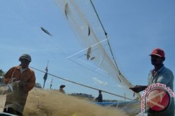 Badung Fishermen Receives Insurance Protection From Fisheries Ministry