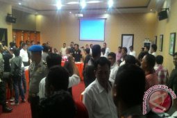 Unjuk Rasa Di KPU Gorontalo Diwarnai Kericuhan