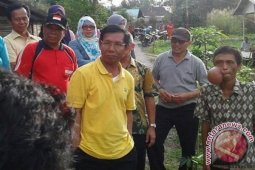 Bupati Bantu Pengobatan Tumor Ahmadi