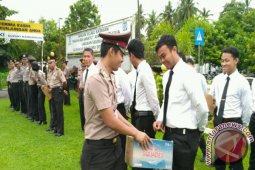 Polres HSS Galang Dana Korban Banjir Bima