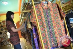 Disperindagkop Dukung Batik Jadi Seragam Kontingen Porprov