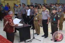 Bupati Tanjabbar kukuhkan tim Saber Pungli