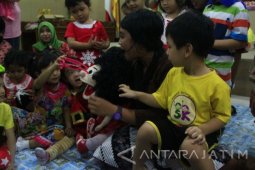 PKLP Ubaya Dongengkan Kebhinnekaan kepada Puluhan Anak