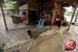 Jembatan di Singkil Jebol Akibat Banjir