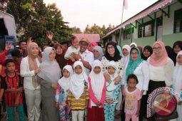 Dinsos-pkk Gorontalo Serahkan Bantuan Ke Panti Asuhan