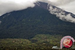 Ratusan pendaki rayakan tahun baru di Gunung Kerinci