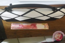 Dua Orang Ibu Rumah Tangga Lumpuhkan Pencuri