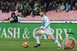 Napoli Bekuk Pescara 3-1