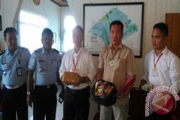 Oknum pegawai Lapas bawa ganja diserahkan Polresta