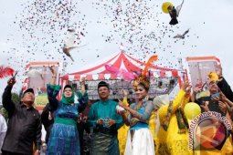 Gubernur Apresiasi Pelestarian Adat Budaya