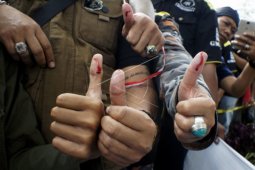 Tuntut Pembubaran FPI