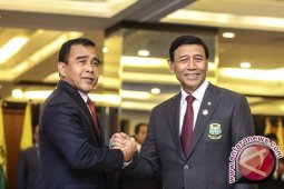 Menpora harapkan PBSI tingkatkan prestasi sektor tunggal