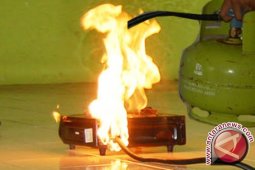 Kompor meledak tiga luka bakar