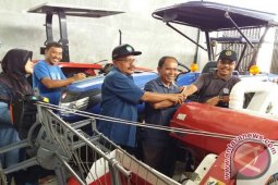 Kadistanpan Abdya periksa Alsintan persiapan tanam 2017