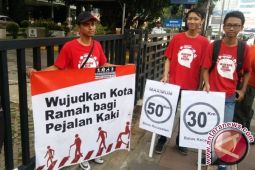 Sepele tetapi hal ini bisa jaga keselamatan saat menyeberang jalan