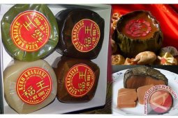 Warga Dumai mulai berburu kue bakul Imlek