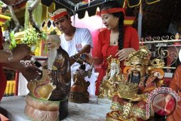Ritual Jelang Imlek di Denpasar