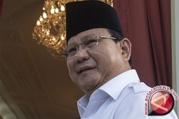 Prabowo Ragukan Hasil Lembaga Survei Pilkada