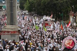 Polri dan TNI jaga kawasan Mapolda Metro Jaya