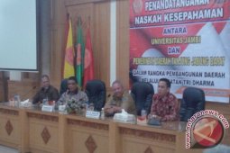 Universitas Jambi-Pemkab Tanjabbar Teken Kerja Sama