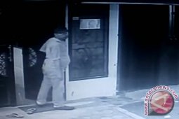 Pencuri Dirumah PNS Kominfo Terekam CCTV