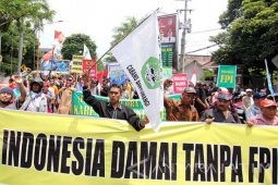 Aksi Bubarkan FPI