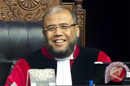 Patrialis Akbar Tersangka
