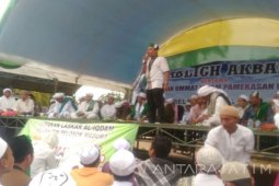 Ribuan Umat Islam Tablig Akbar untuk Keutuhan NKRI (Video)