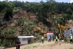 Longsor Besar Kembali Putus Jalan Nasional Trenggalek-Ponorogo