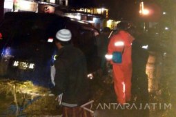 Dua Mobil Terjebak Longsor di Jalur Trenggalek-Ponorogo