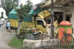 Polisi Blitar Tangani Laka Beruntun Libatkan Truk