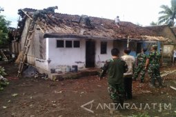 Angin Puting Beliung Terjang Rumah Warga Jember
