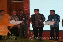 Gresik Terima Penghargaan "SAKIP" dari Menpan RB