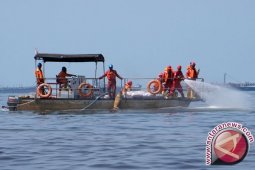 Pemerintah Selidiki Tumpahan Minyak di Pantai Nongsa