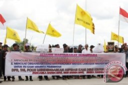 Sekkab Penajam Temui Pengunjuk Rasa Tolak FPI