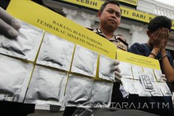 Polisi Surabaya Ungkap Peredaran Tembakau Sintetis
