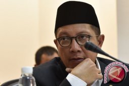 Menag ajak masyarakat hormati pemuka agama