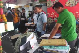 Tim Satgas Saber Pungli Jember  "OTT" PNS Disperindag (Video)
