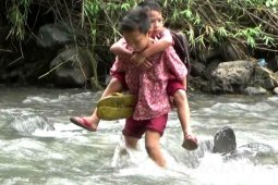 Situbondo Ajukan Proposal Pembangunan Jembatan Gantung ke Dirjen Bina Marga