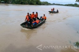 SAR Gabungan Bojonegoro Evakuasi Mayat Perempuan