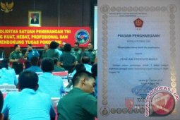 Dukung TV BMW, Pendam Pattimura Terima Penghargaan Terbaik