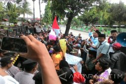 Warga Demo Kegiatan "HCML" Akibat Tak Sosialisasi