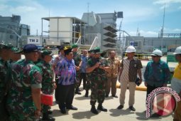 Pangdam Tanjungpura Tinjau Pembangkit Listrik Jungkat