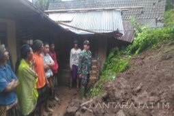 Longsor di Situbondo Menyebabkan Tujuh Rumah Warga Rusak